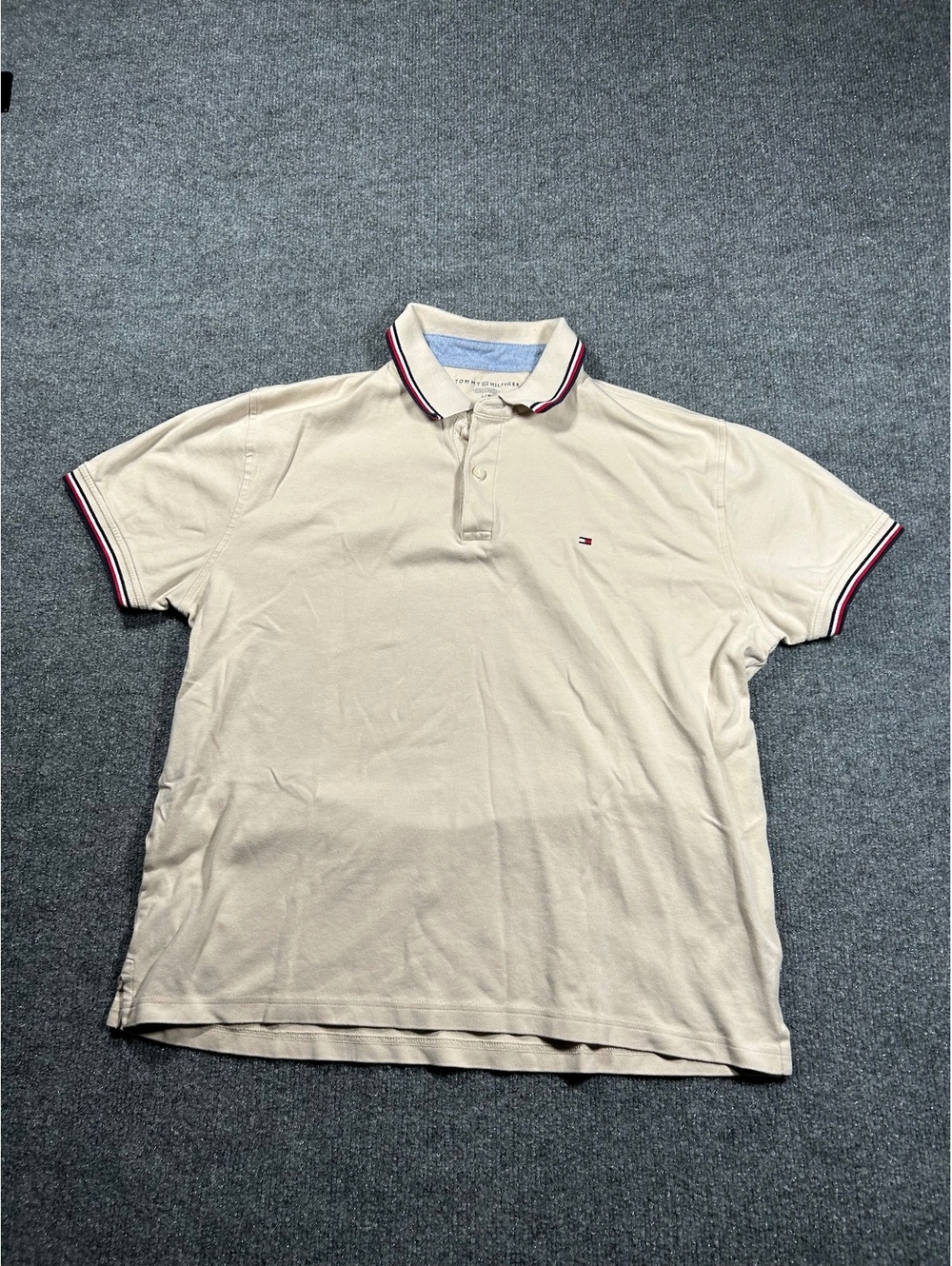 Tommy Hilfiger Classic Polo Shirt in Beige with Striped Collar and Sleeves